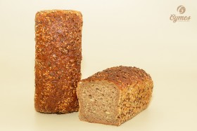 Chleb razowy z ziarnami 400g niekrojony